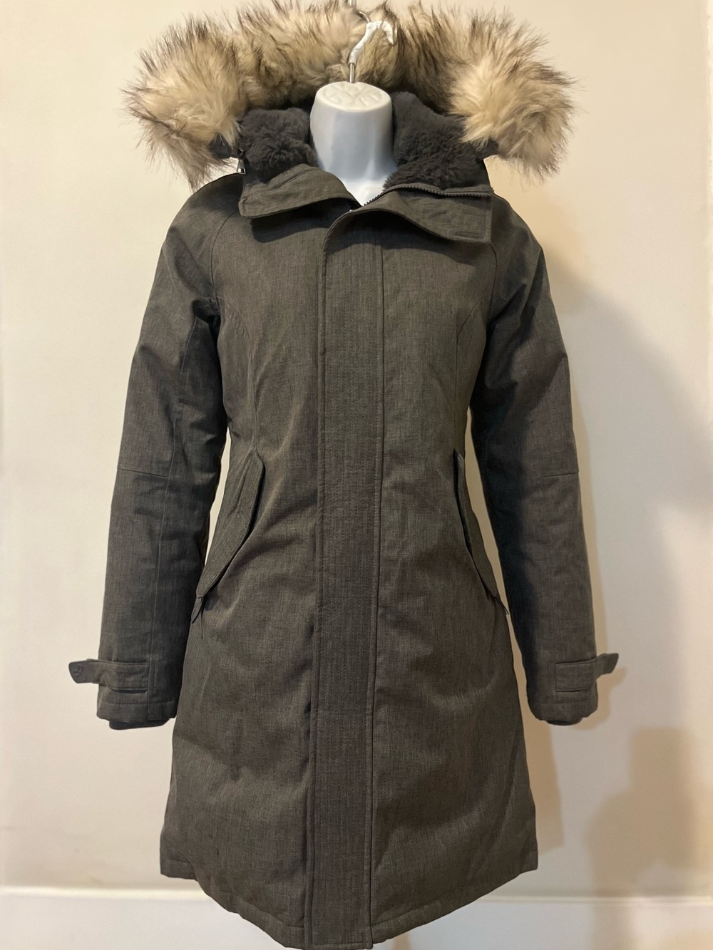 TNA Aritzia SUMMIT Gray Goose Down Insulated Hooded Winter Parka Coat XS